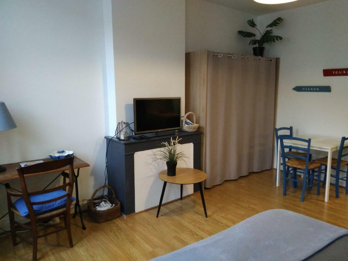 Le Studio De Line Rochefort  Bagian luar foto